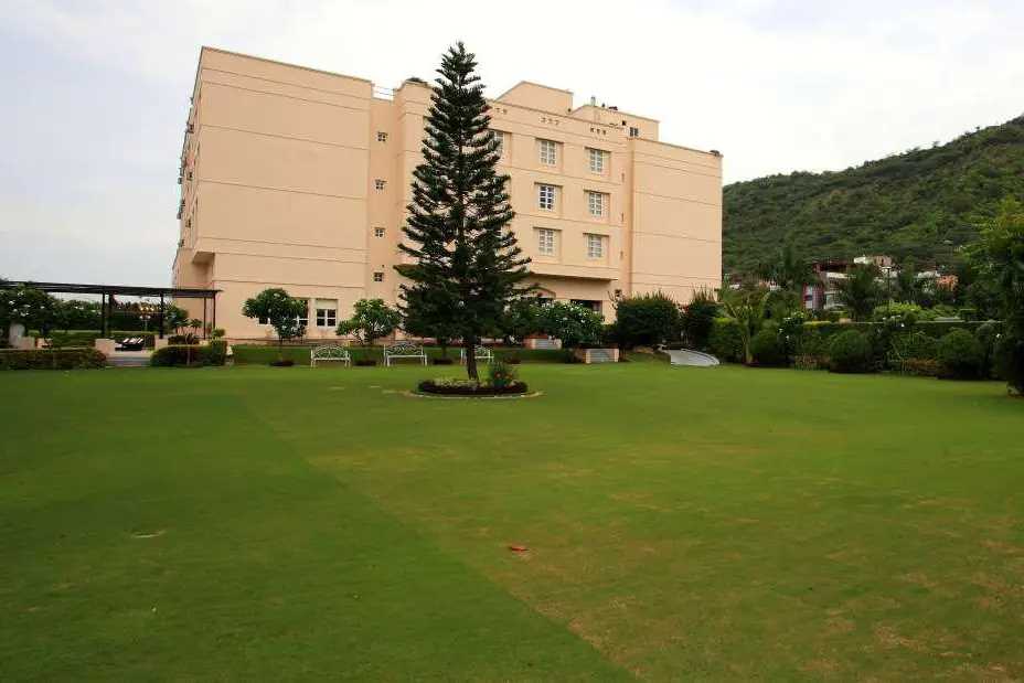 Hotel Paras Mahal